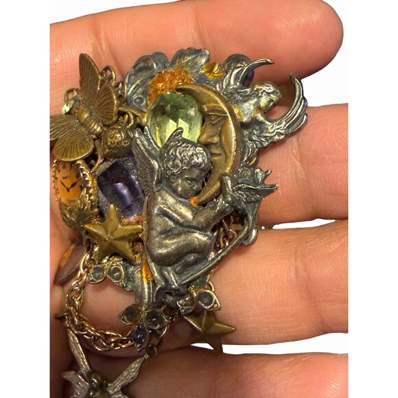 VTG Multi Charm Brooch Pendant W/ Fairy, Angel, Butterfly, & Clock - Picture 4 of 4